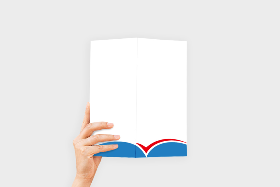 Individuell gestaltete Speise- oder Getränkekarte mit Heftbindung, aufgeklappt dargestellt